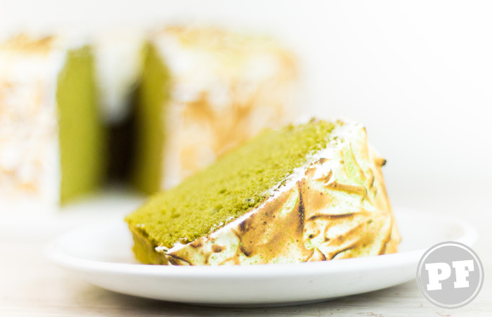 Chiffon Cake de Matcha com Merengue Suíço por PratoFundo.com