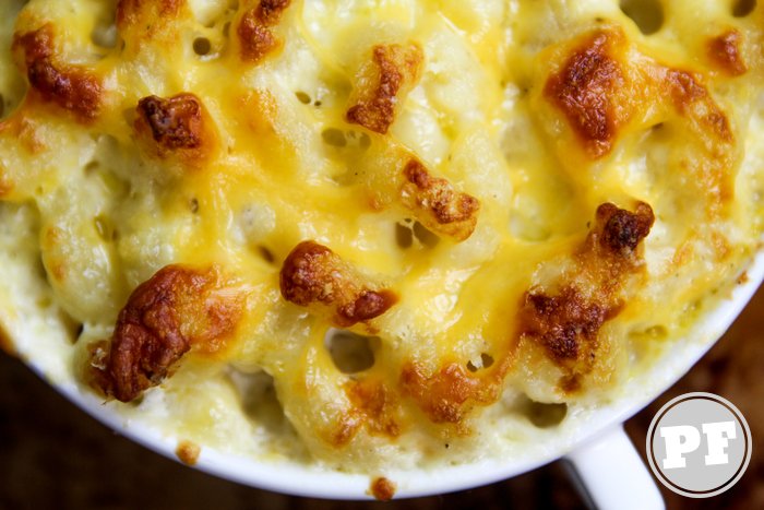 Mac ‘N’ Cheese: Macarrão Com Queijo Estilo Caipira por PratoFundo.com