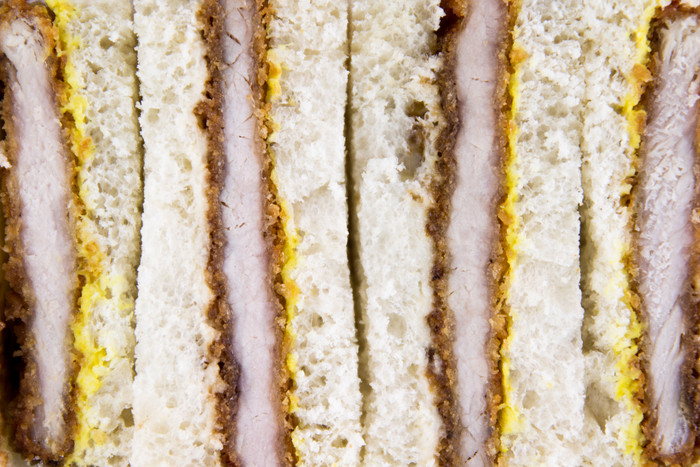 Katsu Sando: Sanduíche de Porco à Milanesa (Tonkatsu)