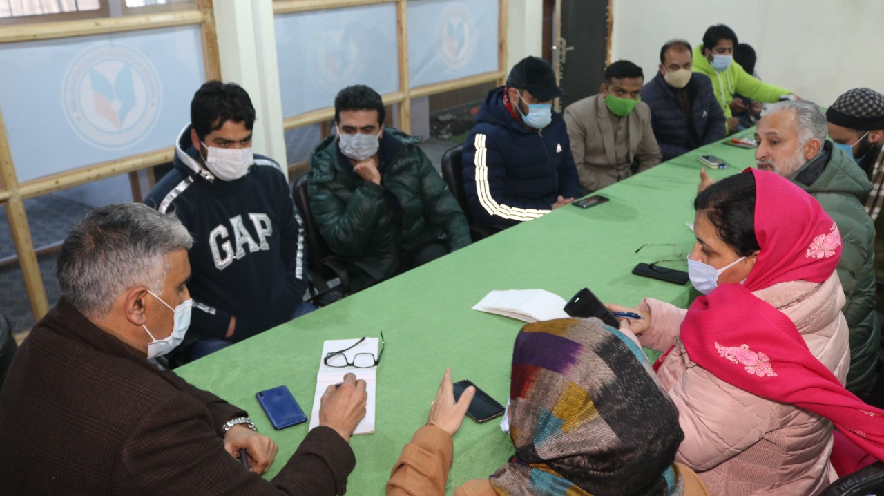 To prevent 3rd wave, Coaching centers to go for mass vaccination of students