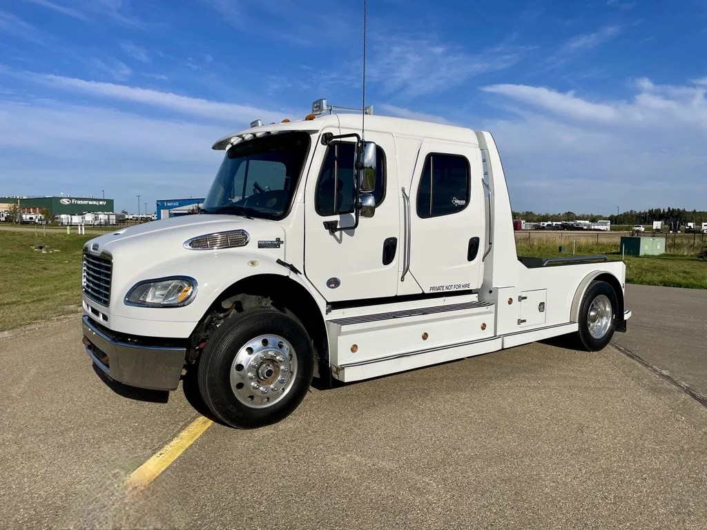 2018 Freightliner M2-106 Western Hauler Conversion UD25097389