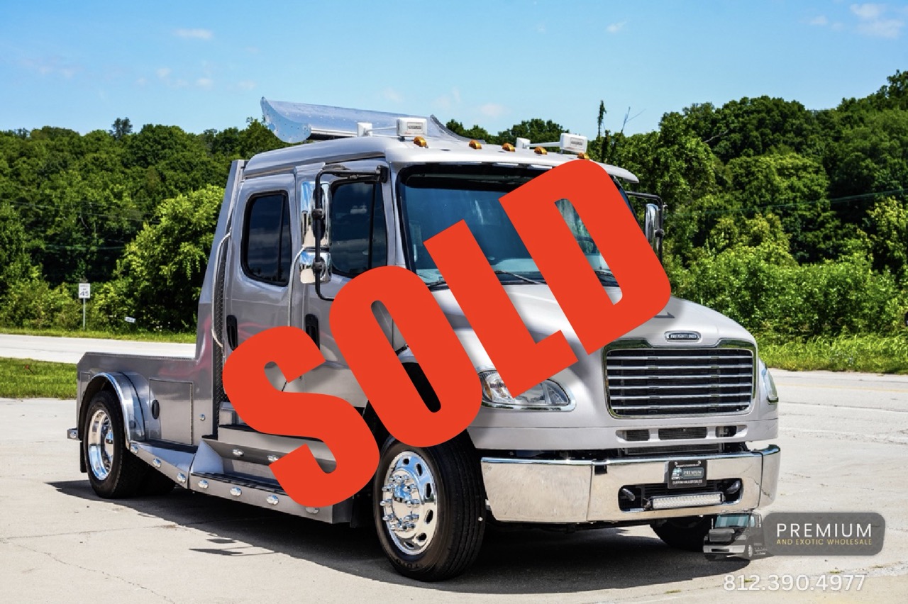 2014 Freightliner M2-106 Sportchassis Hauler Cummins 350