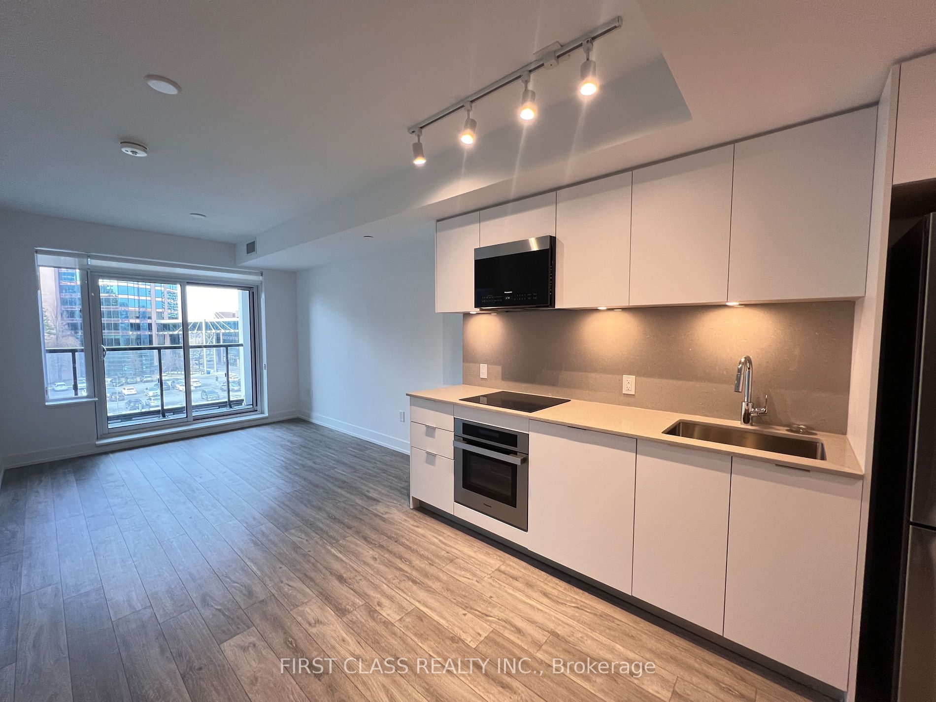 Unit 615 - Vendome Condo 6
