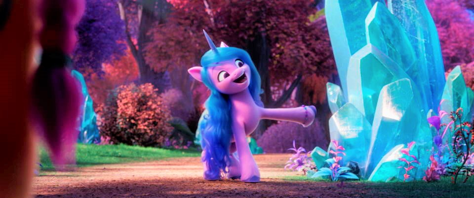 My Little Pony: A New Generation - IZZY (voiced by Kimiko Glenn). Cr: © 2021 Hasbro, Inc. All Rights Reserved.