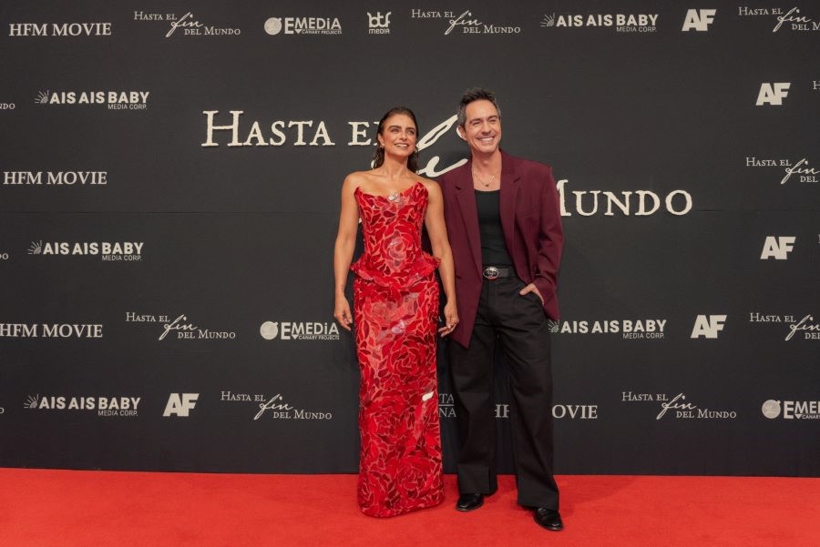 HASTA EL FIN DEL MUNDO - 2 - MEXICO - PREMIERE - AISLINN DERBEZ - MAURICIO OCHMANN