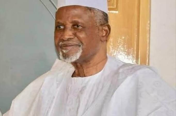 Buhari Hails A ‘Colossus’ In Business, Aminu Dantata At 90