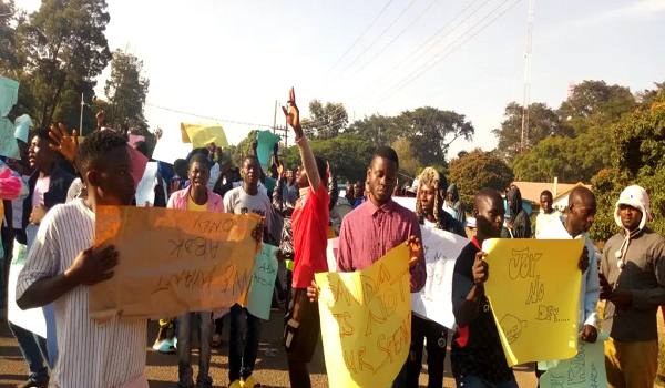 Aggrieved Youths Storm Plateau Assembly, Call For Reinstatement Of Speaker