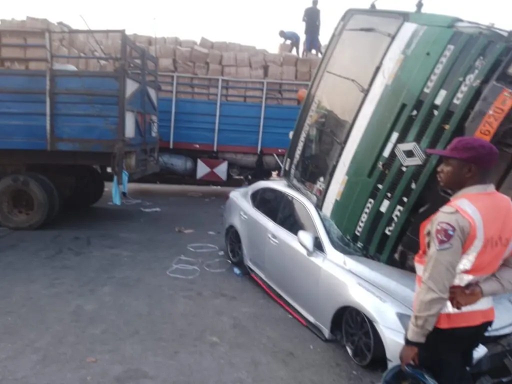 Three injured in trailer-car accident in Lagos