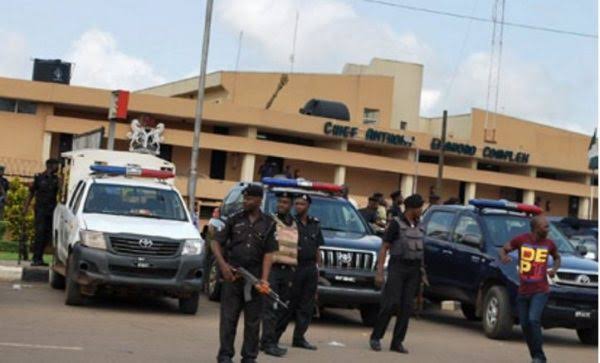 UPDATED: Police Takes Over EDHA Complex,Artisans Pull down Assembly Roof