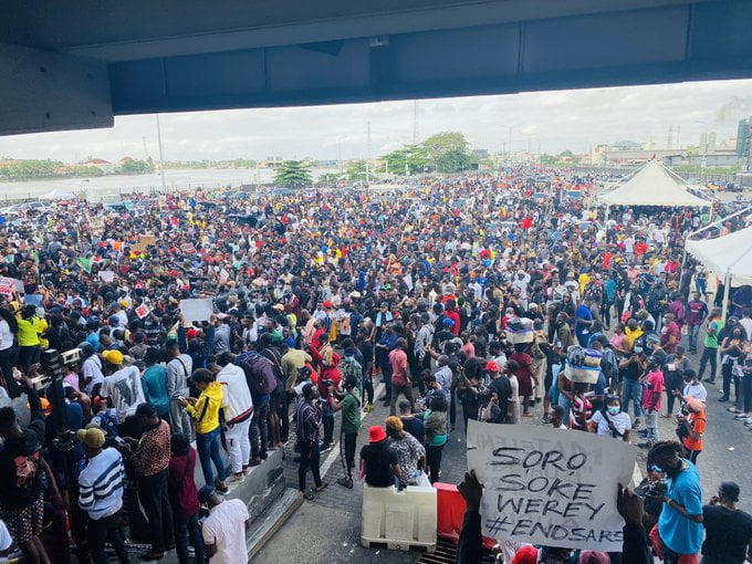#EndSARS: Protesters Mount Multiple Roadblocks In Lagos,Restricting Movements