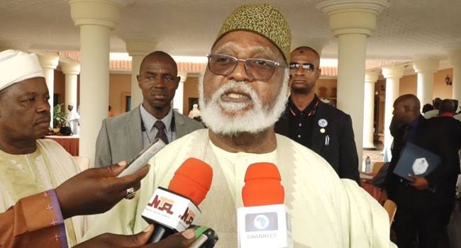 Abdusalami Abubakar To Youths :Leave The Street,Allow Govt Meet Your Demands