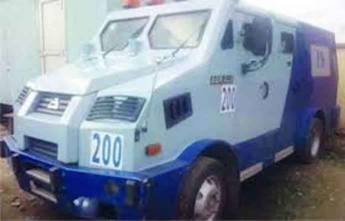 Gunmen Attack Bullion Van, Kill Policemen, Cart Away Cash