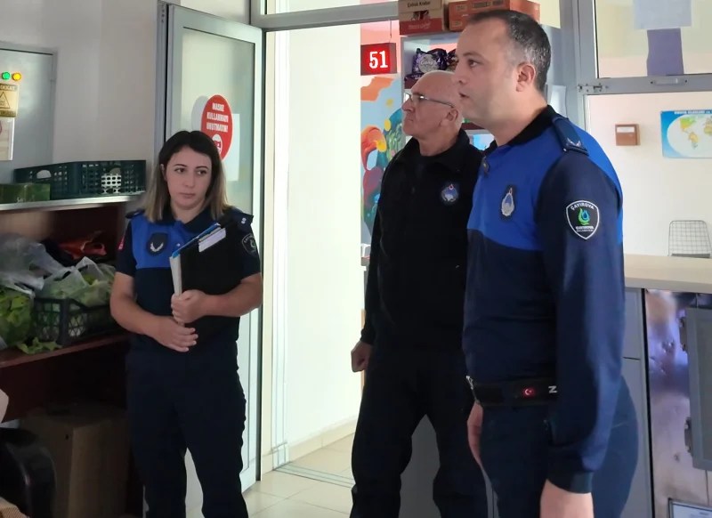 Okul kantinlerinde zabıta ekiplerinden sıkı denetim