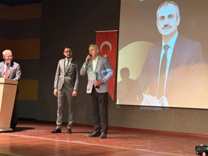 Anadolu Spor Ödülleri’nde yılın ilçe belediye başkanı seçildi