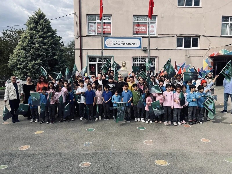 İzmit’te Kocaelispor Futbolcularına Büyük İlgi!