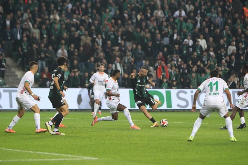 Kocaeli’de Tayfur Bingöl’den Röveşata!
