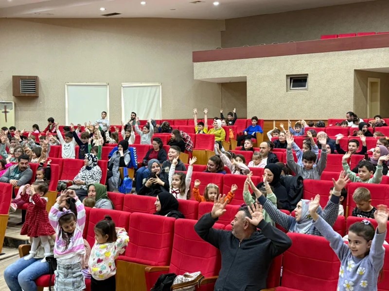 Gölcük’te Çocuklara Neşeli Tatil Hediyesi!