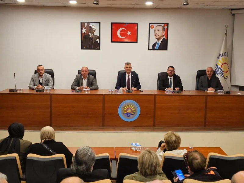 Gölcük’te Başkan Sezer muhtarları dinledi!