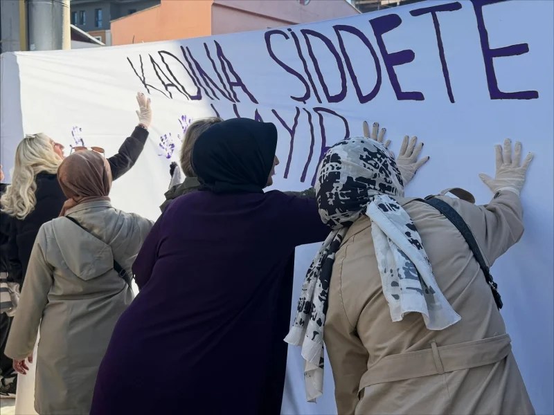 Gölcük’te Kadına Şiddete Karşı Farkındalık Etkinliği!