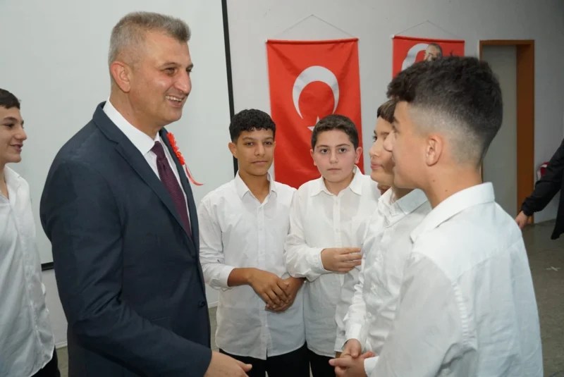 Gölcük’te Öğretmenler Günü Coşkuyla Kutlandı!