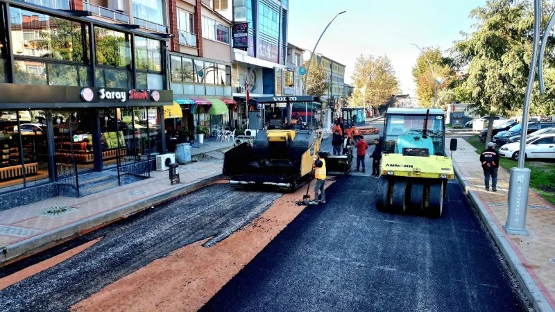 Körfez’de Hafta Sonu Asfalt Mesaisi Devam Ediyor!