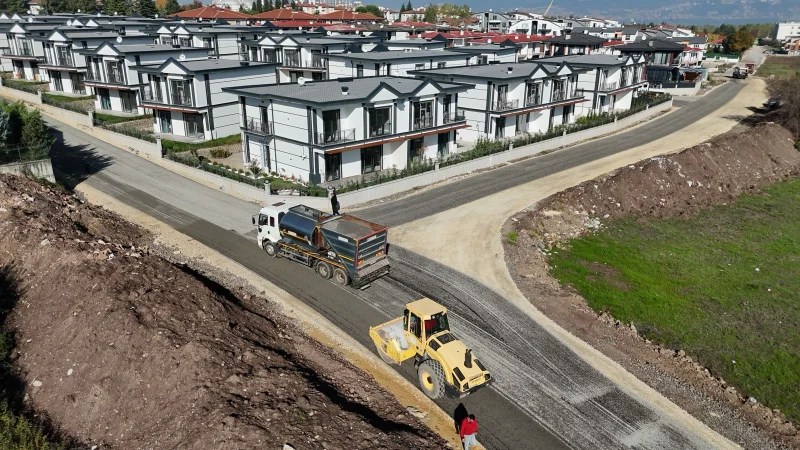 Başiskele’de Üst Yapı Çalışmaları Hız Kesmeden Devam Ediyor