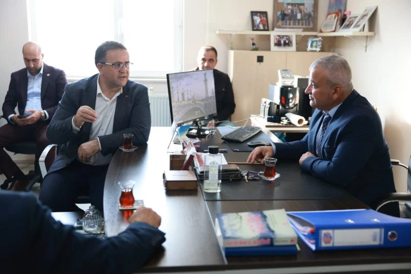 Derince’de Başkan Gökçe’den Eğitime Destek!