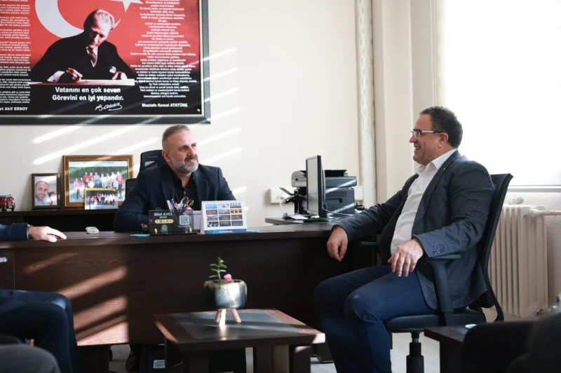 Derince’de Başkan Gökçe’den Eğitime Destek!