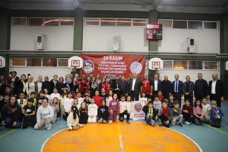 Körfez’de Öğretmenler Günü Voleybol Turnuvası’nda Fen Lisesi Şampiyon!