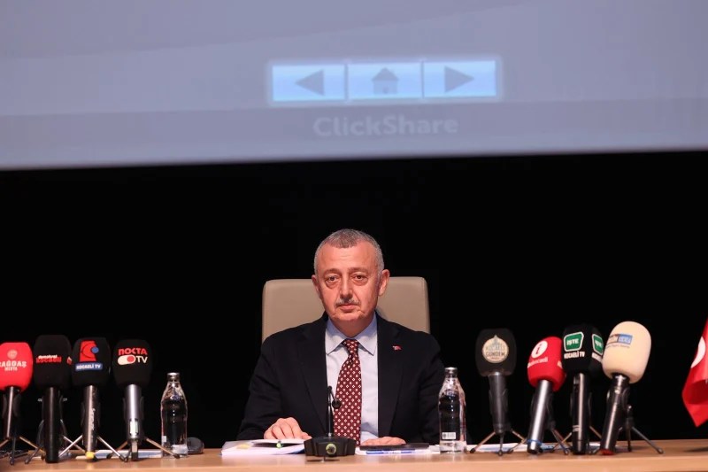 Büyükakın’dan İzmit Belediyesi’ne sert eleştiri!