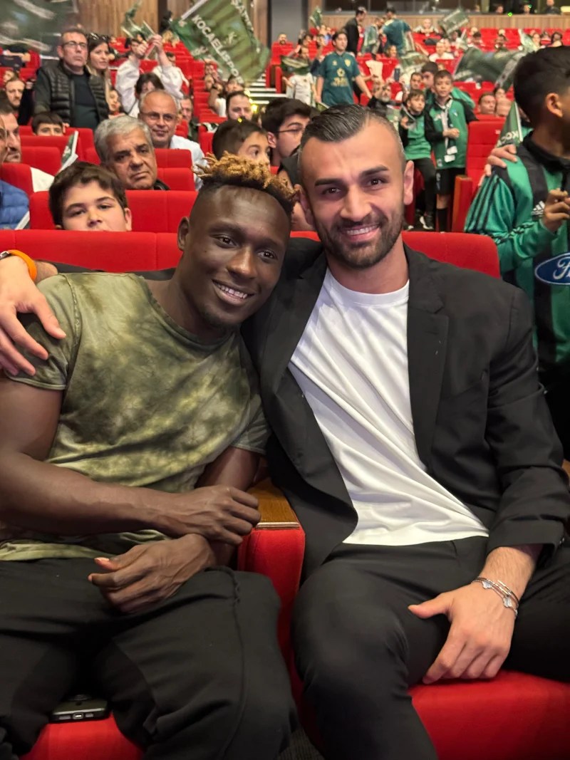 Kocaeli’de Futbolseverler Tarihi Bir Gün Yaşadı!