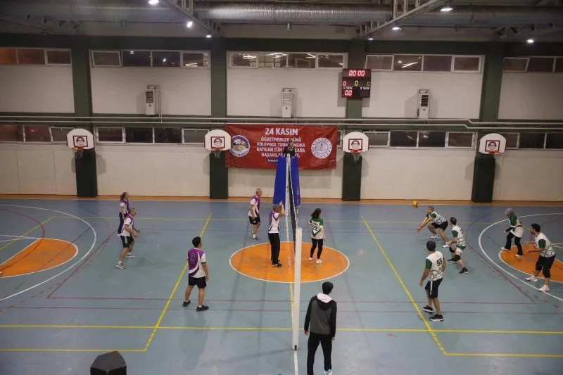 Körfez’de Öğretmenler Günü Voleybol Turnuvası’nda Fen Lisesi Şampiyon!