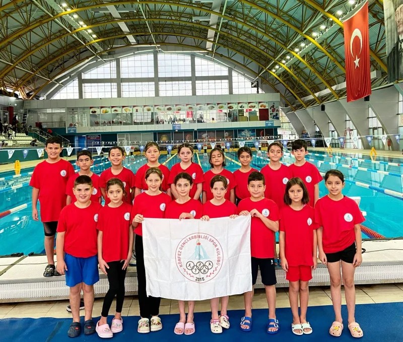 Körfezli Yüzücüler Sakarya’da Şampiyon Oldu!