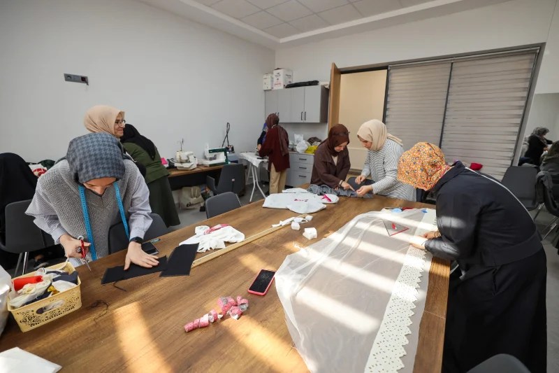 Başiskele’de BAŞ-MEK Eğitimleri Kadınlara Değer Katıyor!
