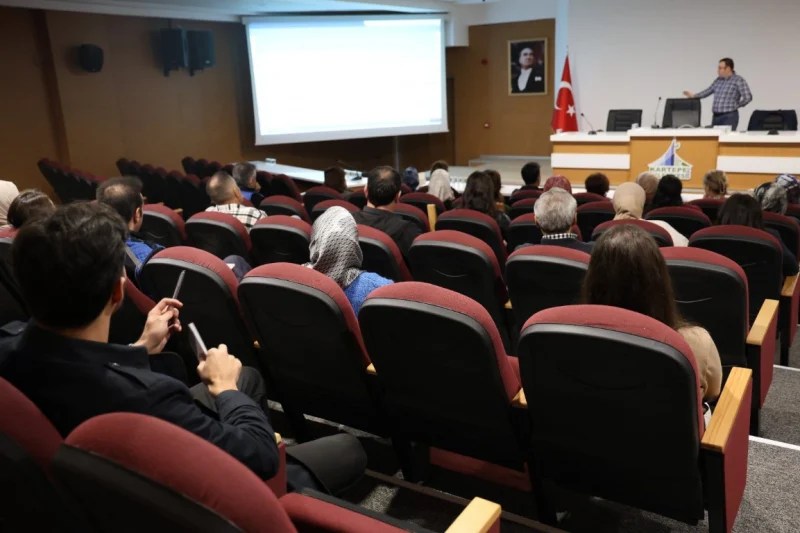 Kartepe Belediyesi’nde Eğitimler Devam Ediyor