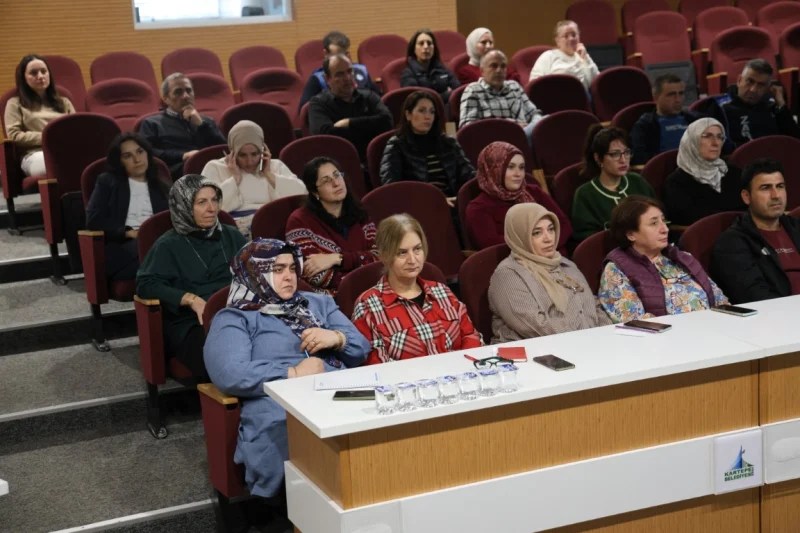 Kartepe Belediyesi’nde Eğitimler Devam Ediyor