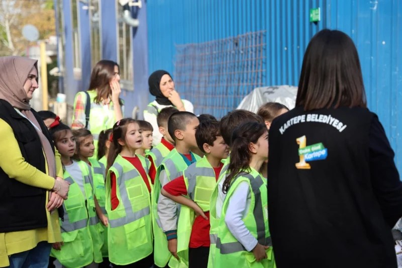 Kartepe’de Çocuklara Geri Dönüşüm Bilinci Aşılanıyor!