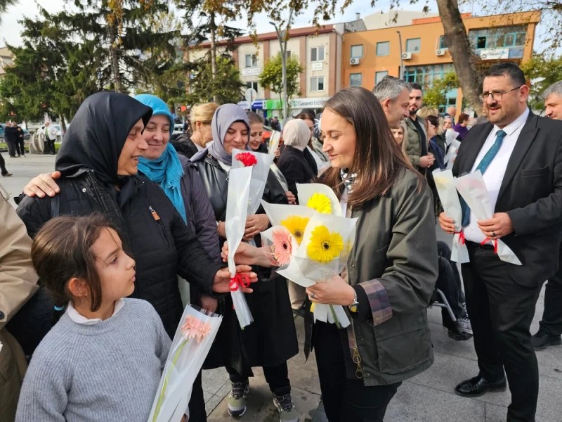 Gölcük’te Dünya Kadın Hakları Günü Coşkusu!