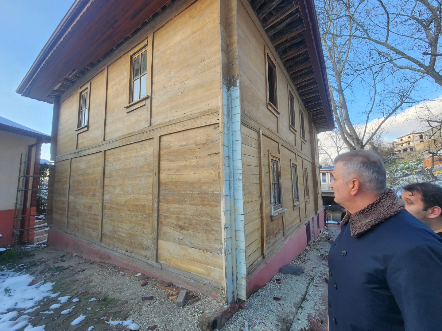 Gölcük’te Nüzhetiye Camii restorasyonu sürüyor