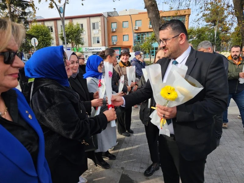 Gölcük’te Dünya Kadın Hakları Günü Coşkusu!