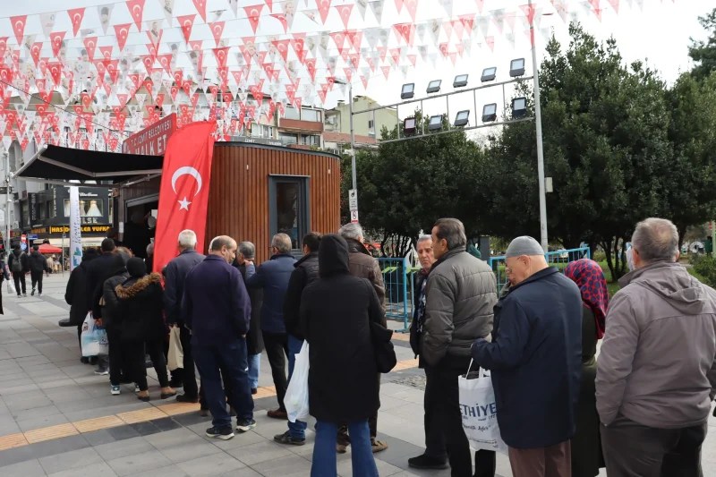 İzmit’te Uygun Fiyatlı Et Desteği Devam Ediyor!