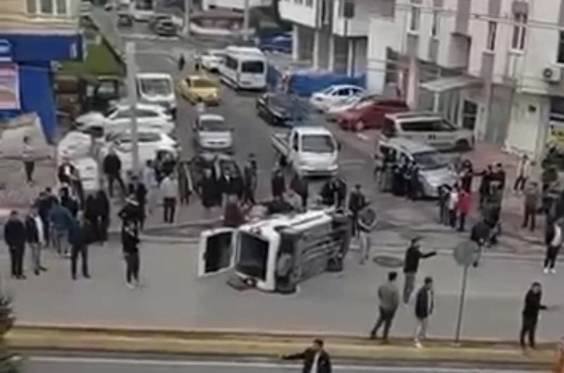 Çayırova’da Korkutan Kaza: Araç Takla Attı!