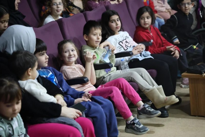 Kartepe’de Minik İzleyicilere Neşeli Bir Gün!