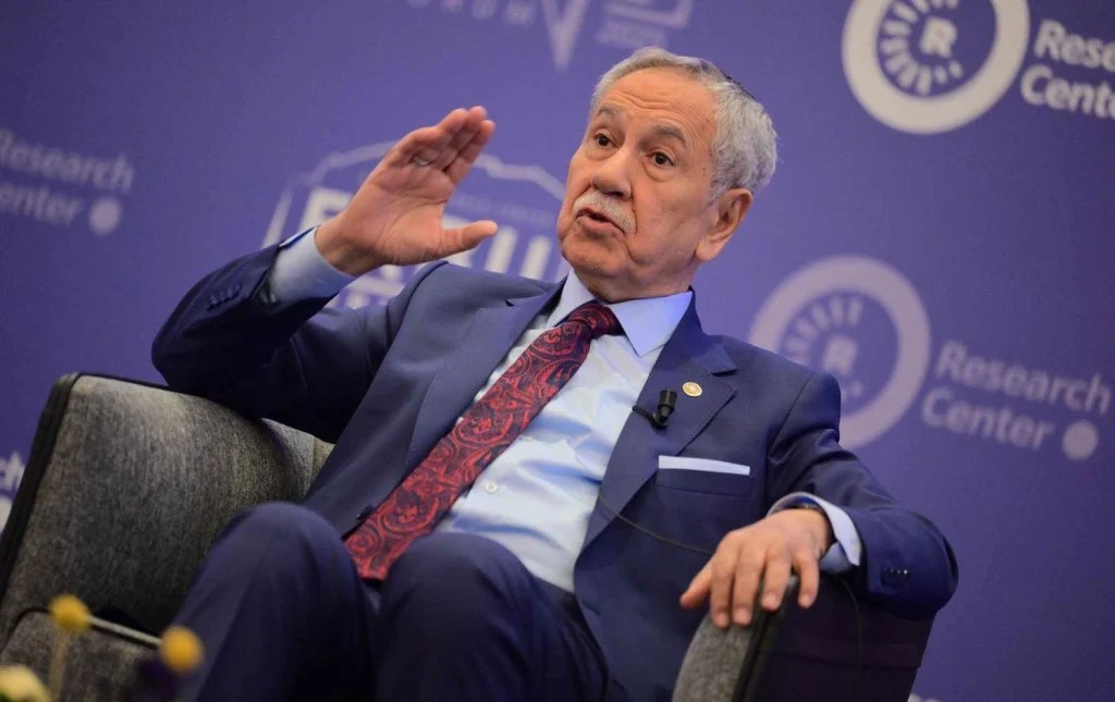 Arınç’tan siyasi yozlaşma eleştirisi: Erdemden eser kalmadı