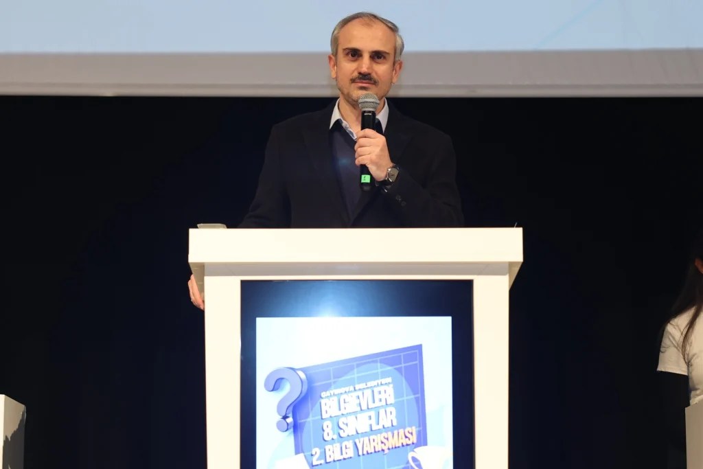 Belediye araç filosuna beş yeni iş makinesi eklendi