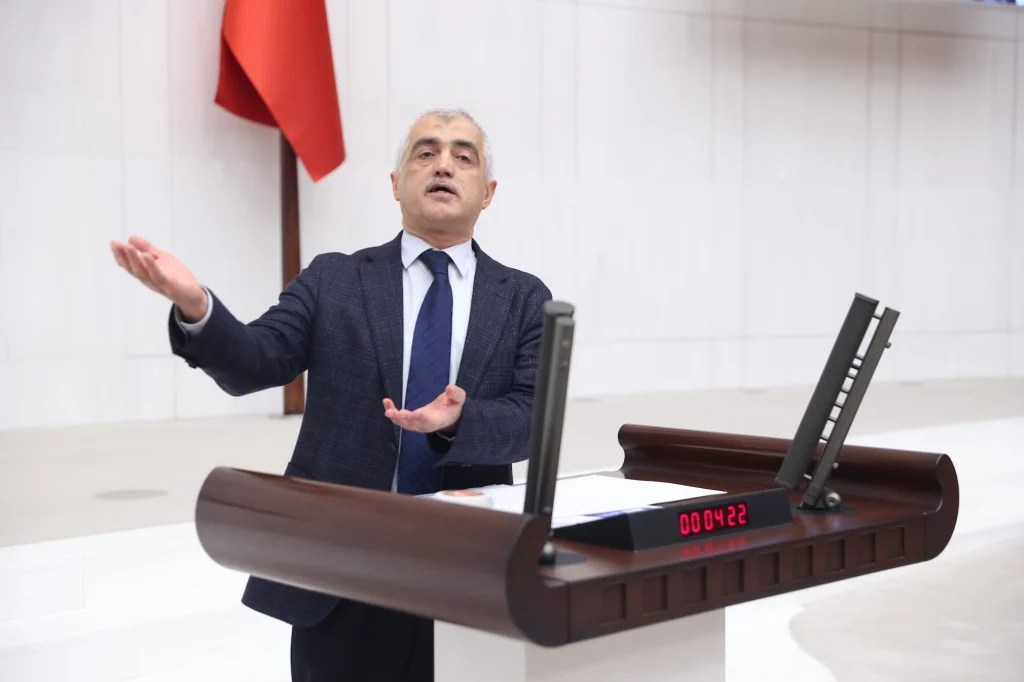 Gergerlioğlu: Kartepe’yi ‘Kanser-tepe’ yapmanıza izin vermeyeceğiz!