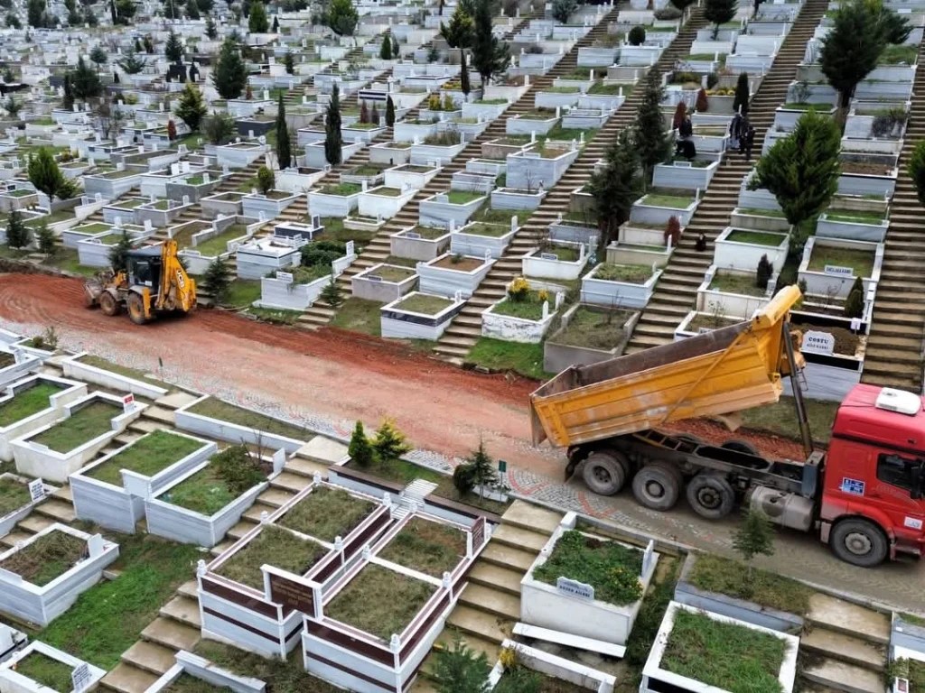 Kent Mezarlığı’nda su sıkıntısına yeni çözüm