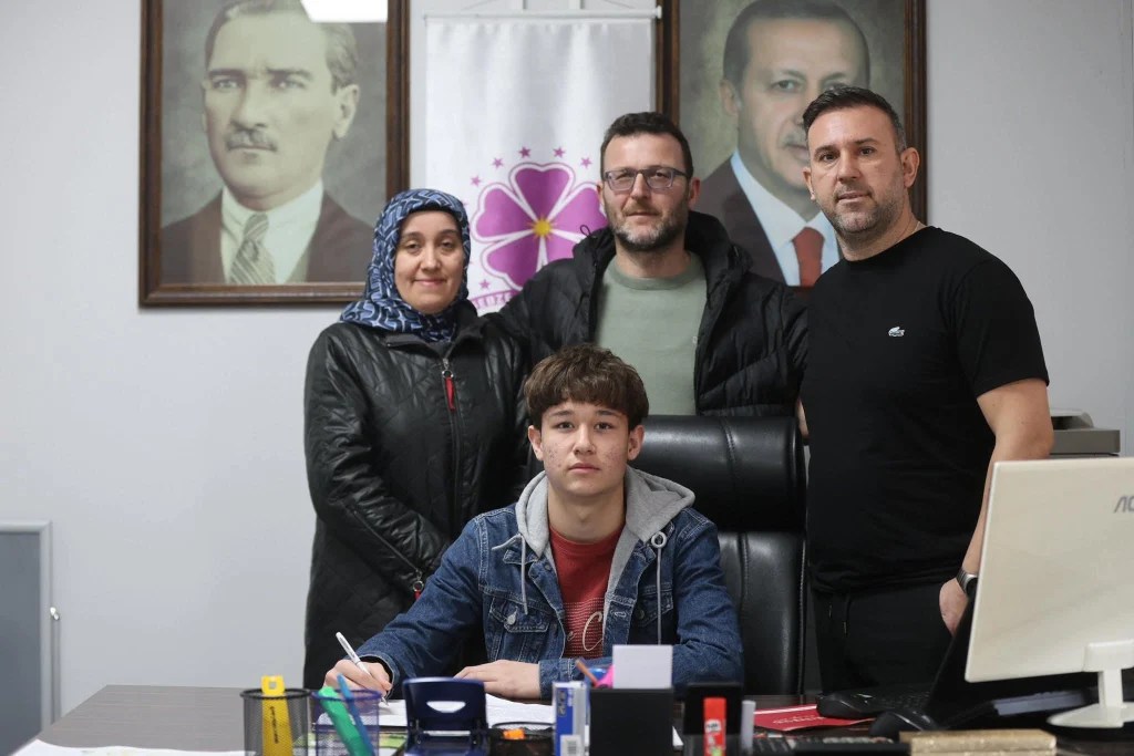 Gebzespor genç yetenek Alperen Kanber ile profesyonel sözleşme imzaladı