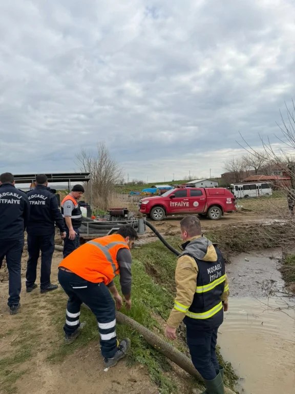 Kocaeli İtfaiyesi Edirne’de Taşkın Önlemi Alıyor