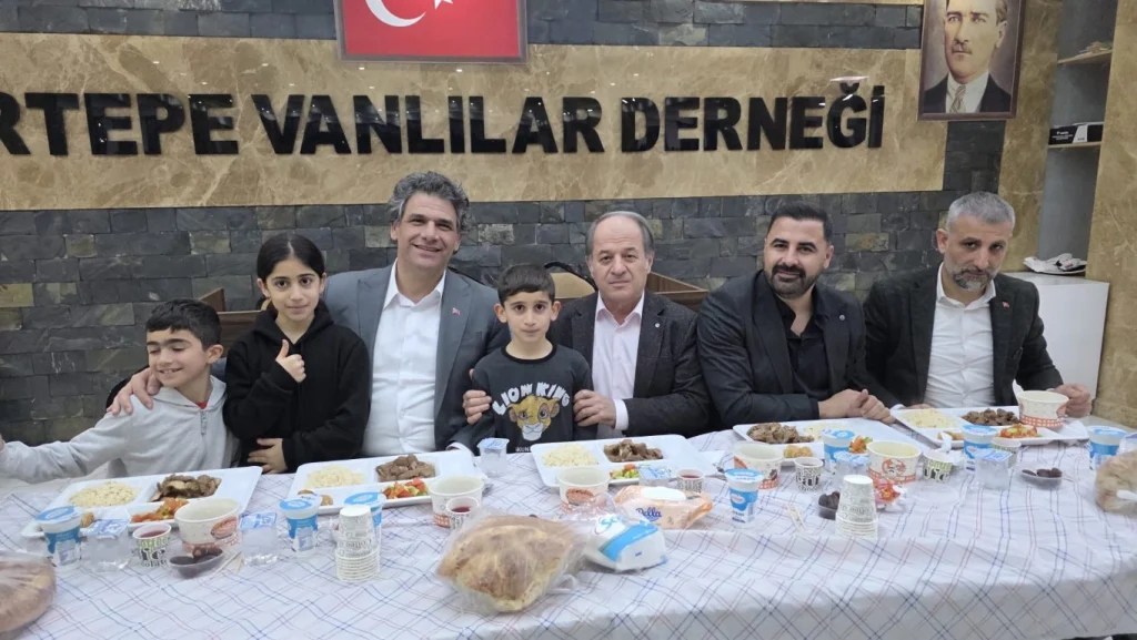 Kartepe’de Müteahhitler ve Protokol İftar Sofrasında Buluştu